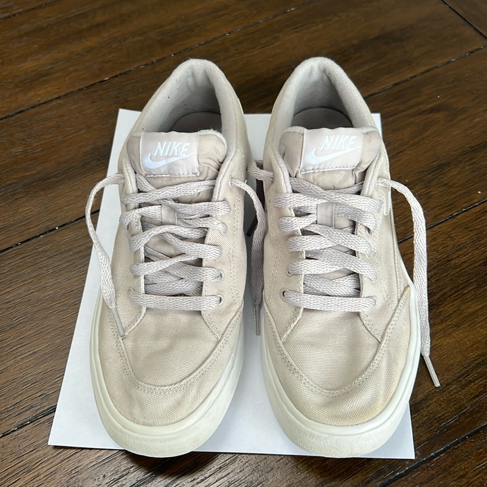 Nike GTS 16 Women’s Sneakers size 9 - Picture 2 of 8